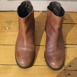 Bella Vita Cognac Leather Chelsea Boots - Made in Italy!